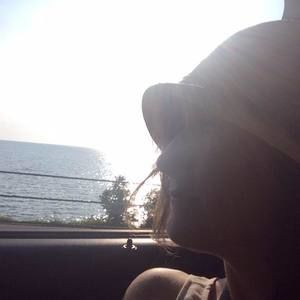 Meet your Posher, Elise